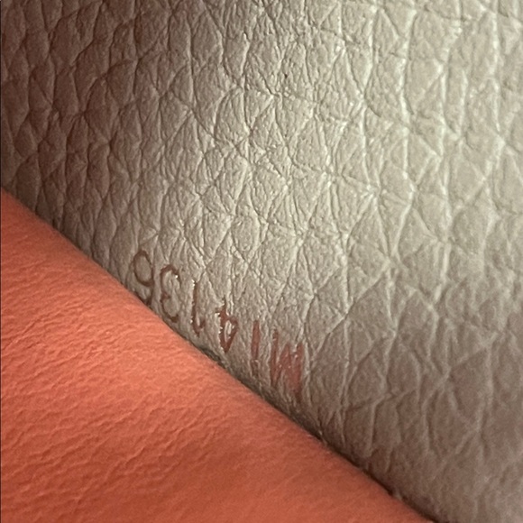 * Final Price Drop * 💰 Louis Vuitton Taupe, Cream, and Pink Leather Wallet - Picture 15 of 16